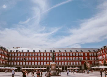 Madrid entdecken: Kunst, Tapas & Königliches Flair!
