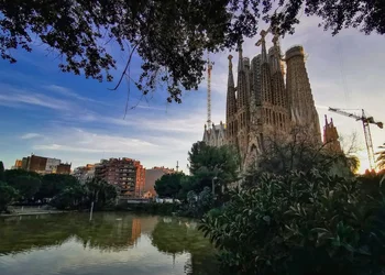 Barcelona Beat: Gaudi, Gothic & Gastronomy!