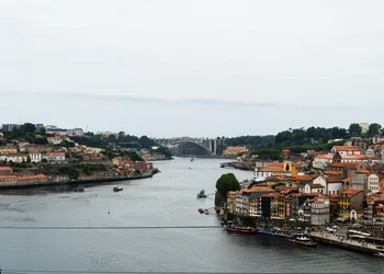 Porto erleben: Wein, Brücken & Atlantikbrise!